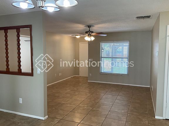 3rd image of 376 Jefferson Dr