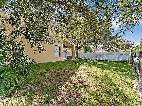 4 bed, 2.0 bath, 1811 sqft, $2,600 — Photo 4