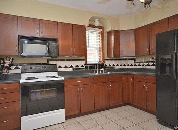 2nd image of 730 Cumberland Dr