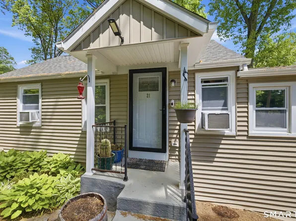 21 Arlington Road, Coventry, CT 06238