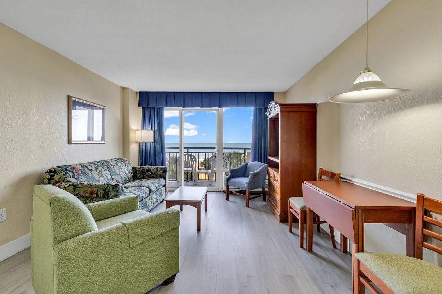 1 bed, 1.0 bath, 548 sqft, $2,551 — Photo 1