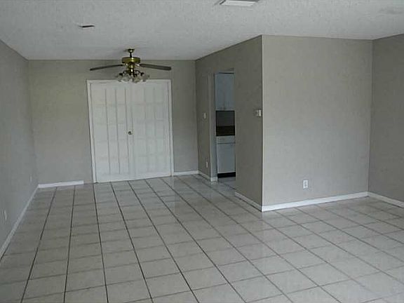 3rd image of 6570 Kimberly Blvd