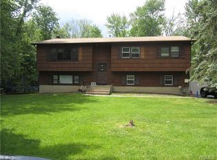 42 Skylark Dr, Spring Valley, NY 10977