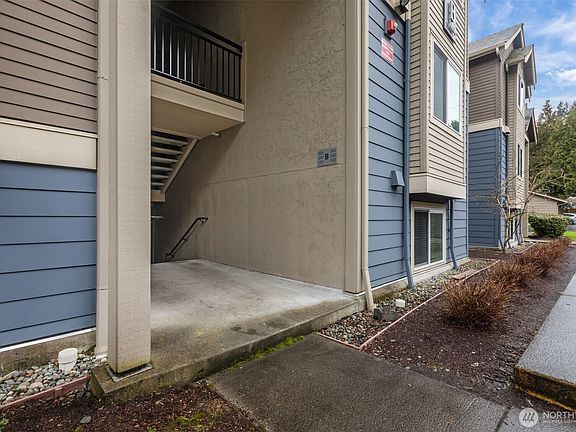 3rd image of 19404 Bothell Way NE #B202