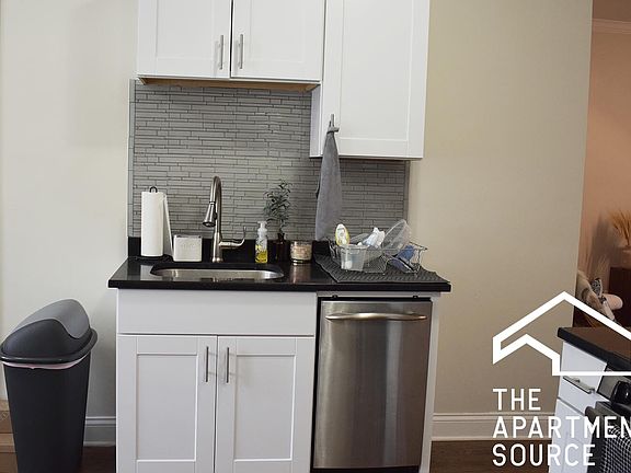 2nd image of 3819 N Greenview Ave APT 1n