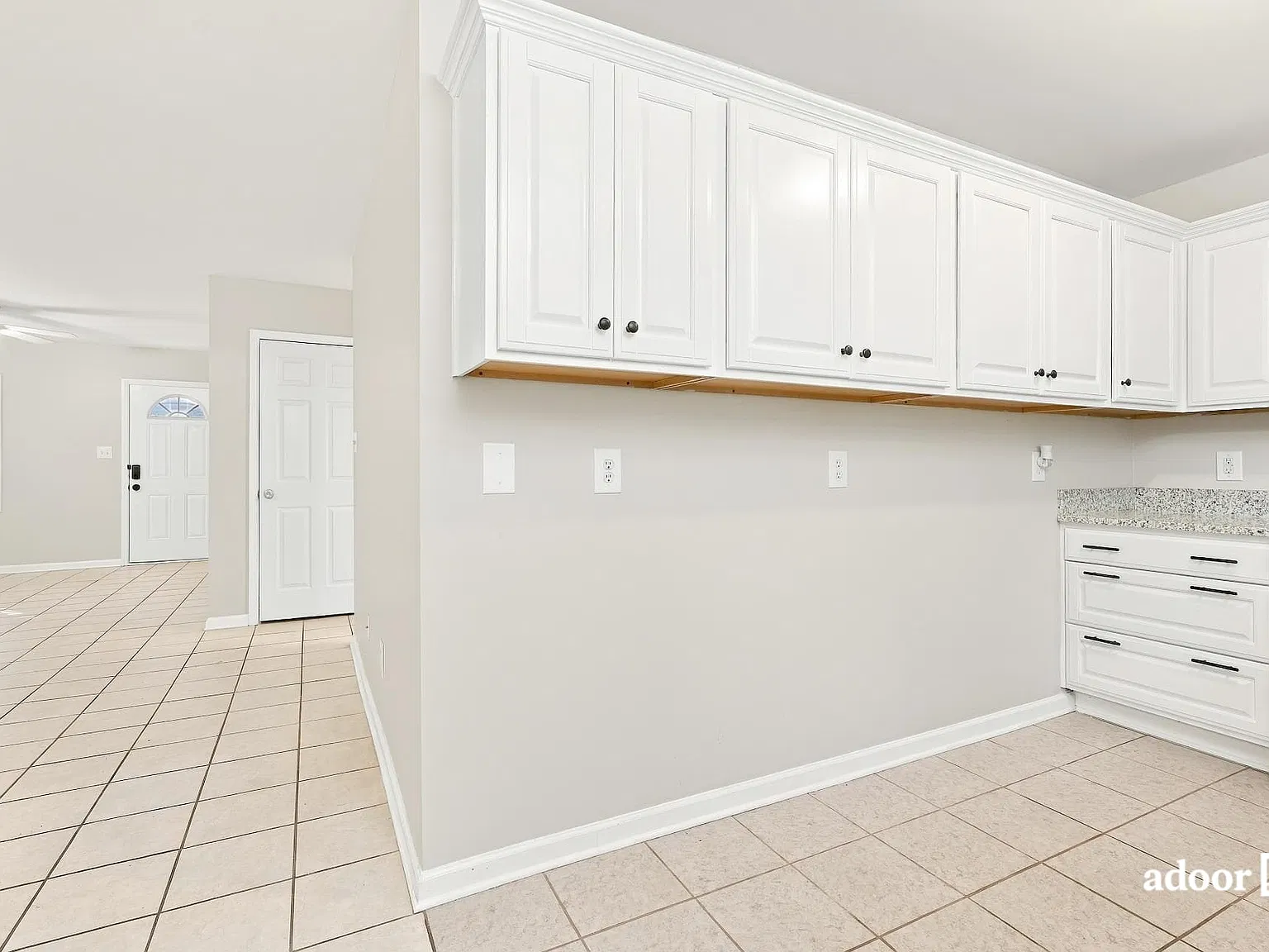 3 bed, 1.5 bath, 1205 sqft, $1,595 — Photo 3