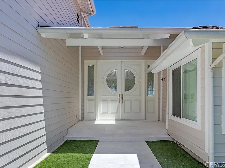 16973 Strawberry Dr — Photo 3