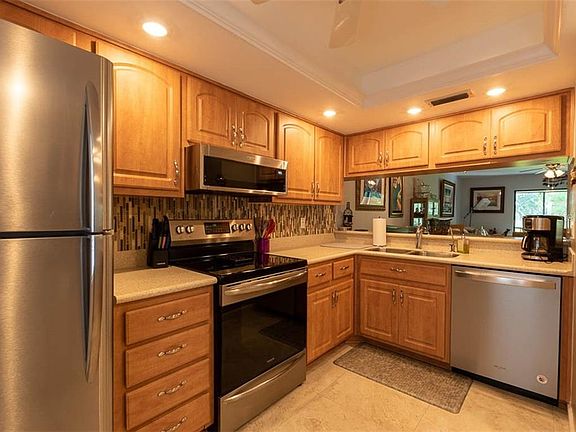 5th image of 230 Mary Dr #230