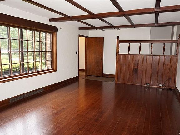 4th image of 226 High Park Blvd