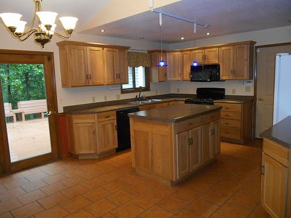 3rd image of 2310 Saratoga Pl