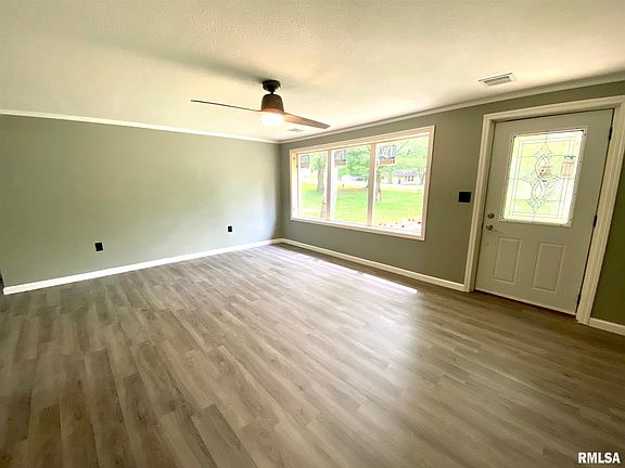 3rd image of 1828 N Norwood Blvd