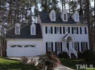 107 Parkwalk Ct, Cary, NC 27519