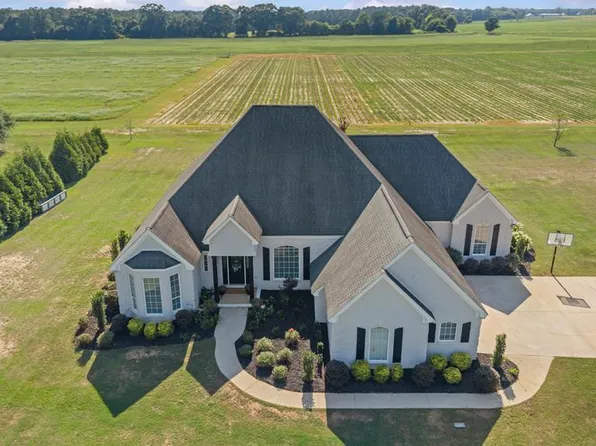 267 Ridge Dr, Headland, AL 36345