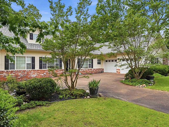 4th image of 117 Cifuentes Way