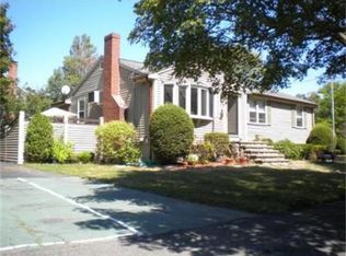 2 Raymond Cir, Peabody, MA 01960