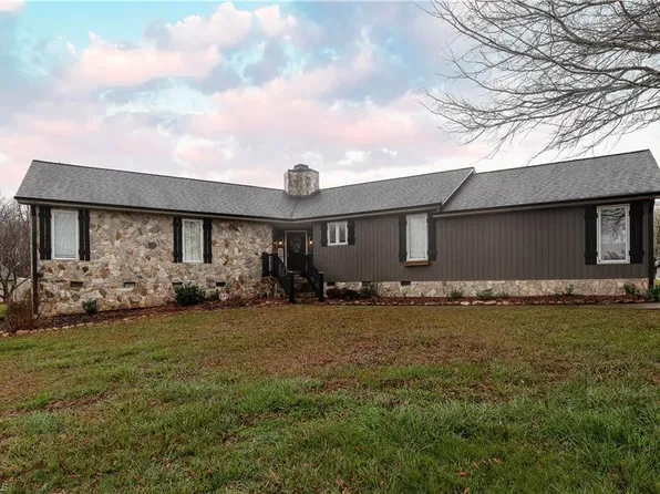 133 Kaylan Ln, Thomasville, NC 27360