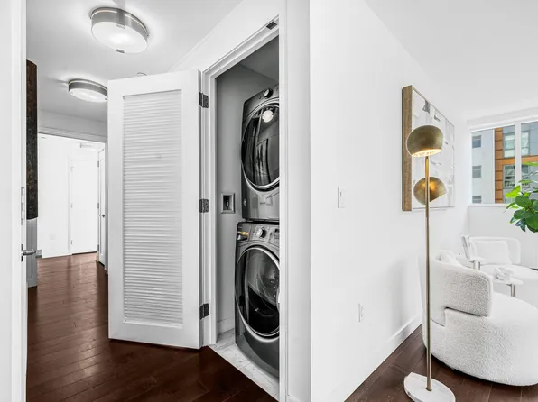 800 Avenue At Port Imperial image 25 of 41