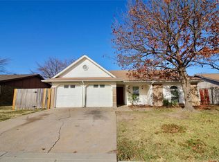 6461 N Park Dr, Watauga, TX 76148