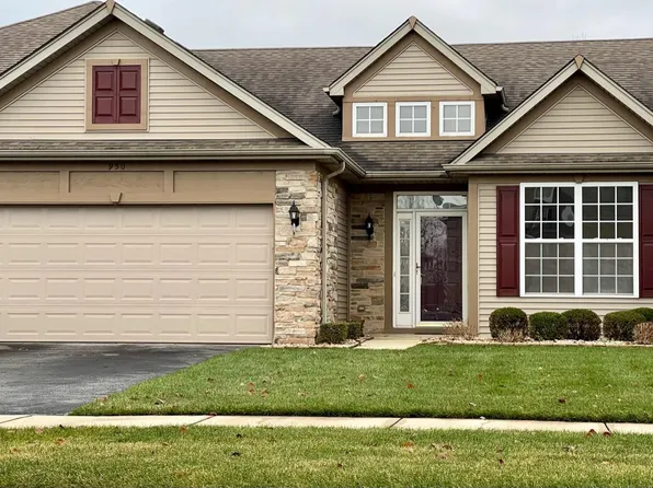 950 Flagstone Dr, Dyer, IN 46311