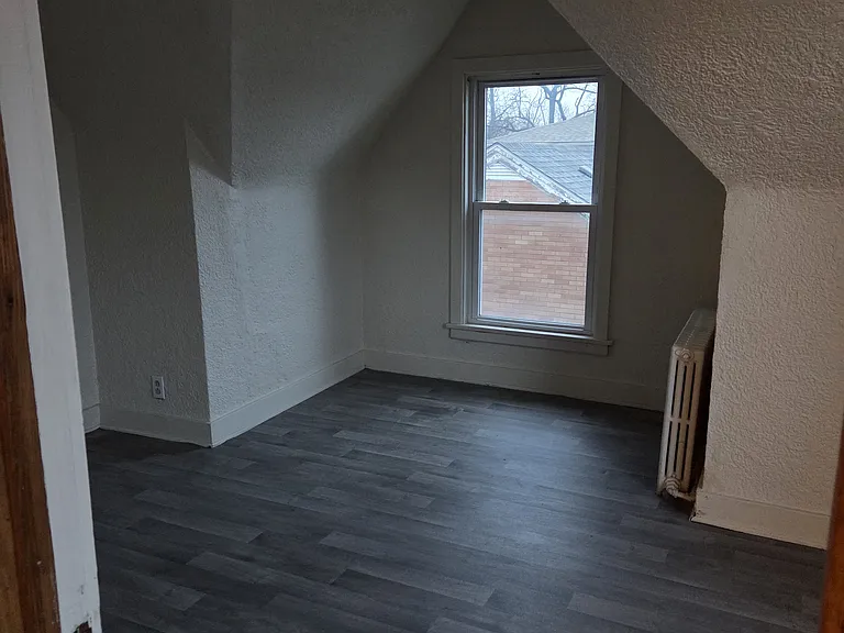390 W 16th St #2B — Photo 6