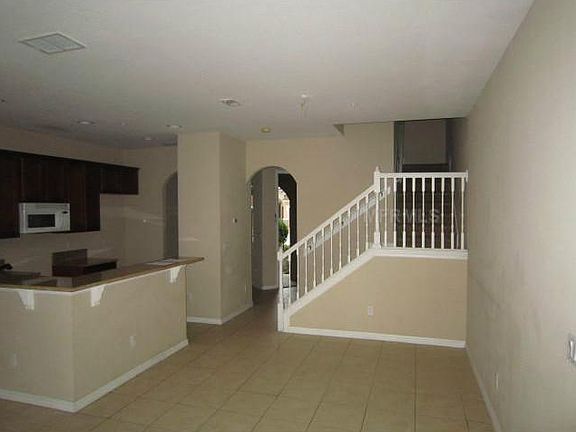 3rd image of 9528 Silver Buttonwood St