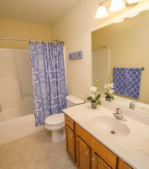 8430 Chester Pkwy — Photo 27