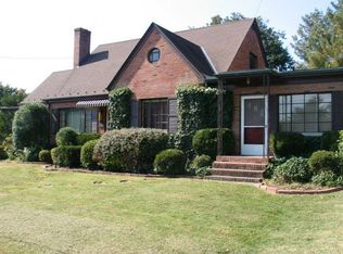 305 N Bank St, Luray, VA