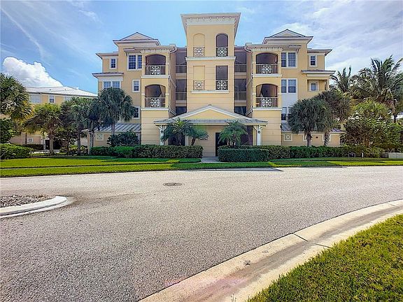 3rd image of 8581 Amberjack Cir Unit 101