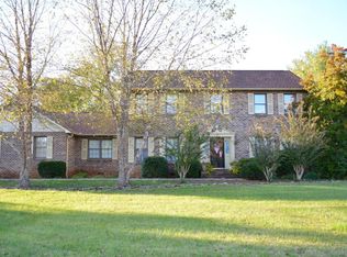 912 Mildred Dr, Alcoa, TN 37701