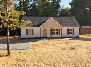 728 Central Falls Rd, Asheboro, NC 27203