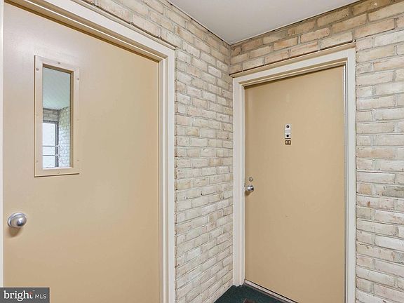 4th image of 3 Summit Hill Ct APT C3
