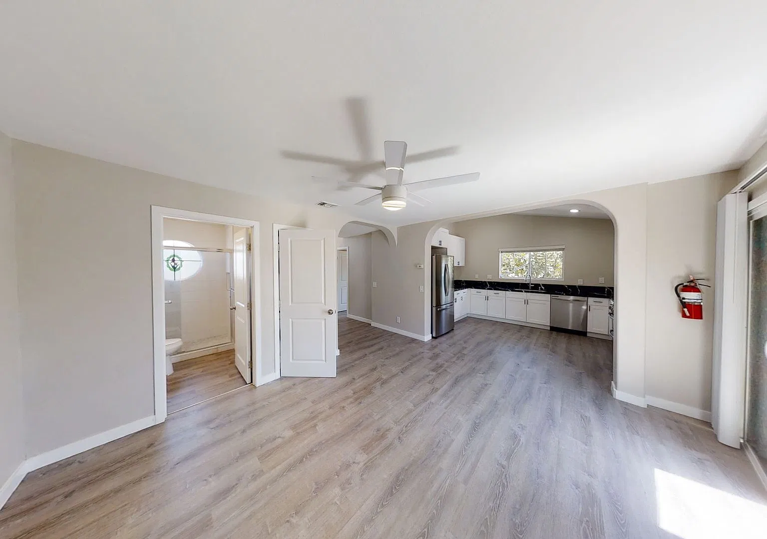 Newly Renovated! 4BD + Attached Studio — Photo 2