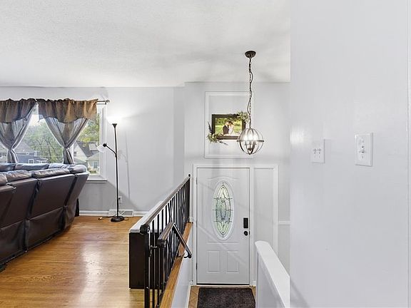 4th image of 1619 Woodland Blvd