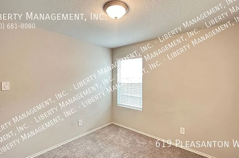 619 Pleasanton Way — Photo 10