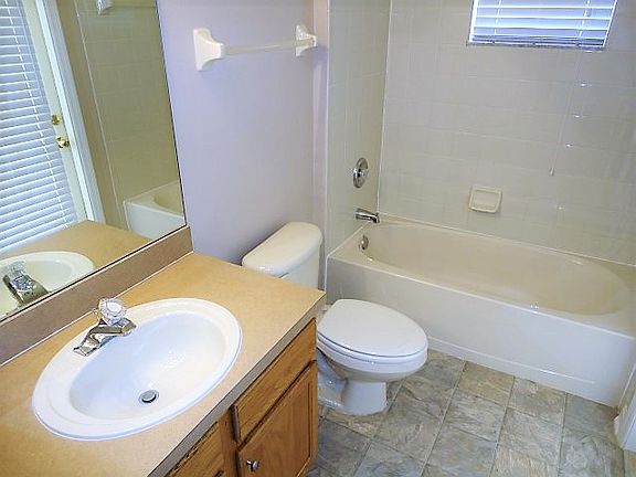 5th image of 11621 Grove Arcade Dr