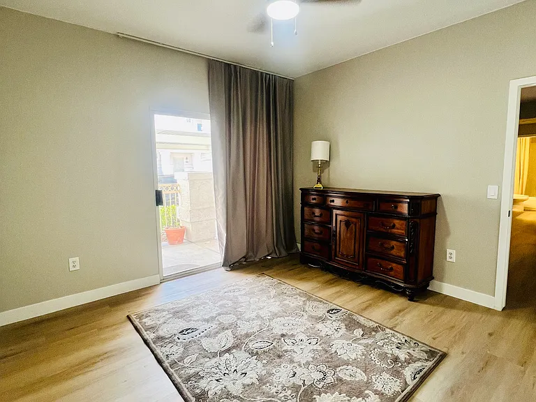 8555 W Russell Rd #1002 — Photo 18