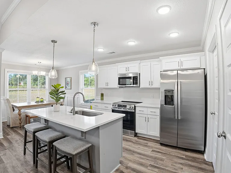 303 Latitude Ln — Photo 7