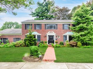 100 Hampton Rd, Garden City, NY 11530