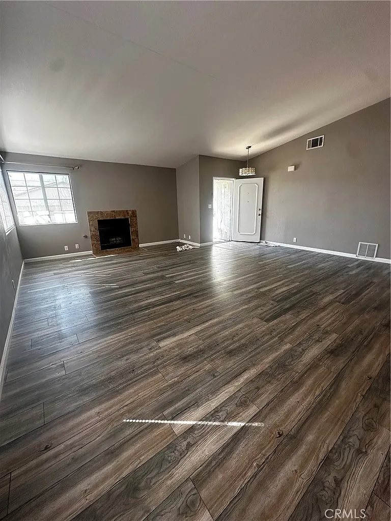 3 bed, 1551 sqft, $3,200 — Photo 4