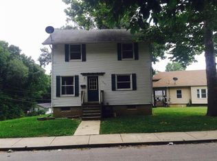 1009 W 8th St, Davenport, IA 52802