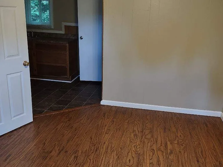 104 Church Ct — Photo 3