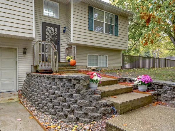 11754 E Dr N, Ceresco, MI 49033