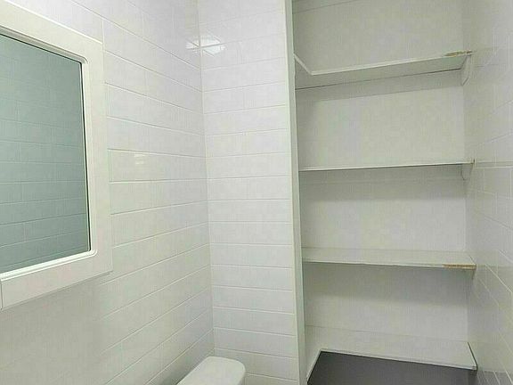 3rd image of 552 Parkside Ave #3C