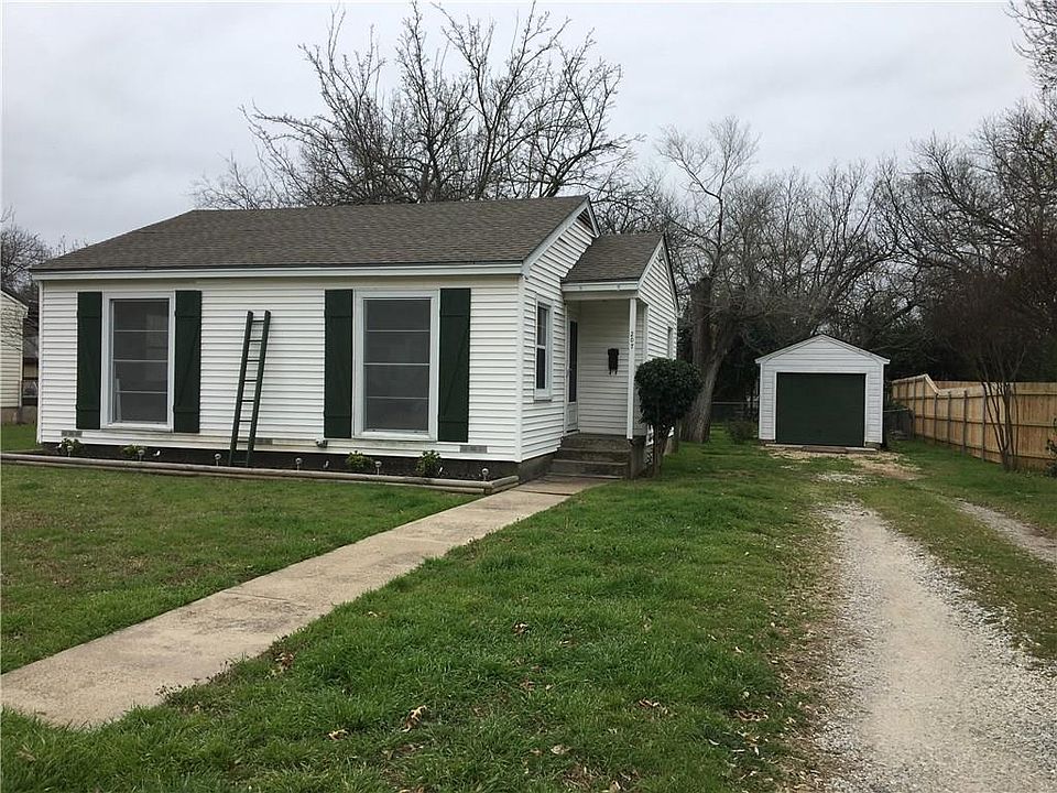 1st image of 207 Almond St
