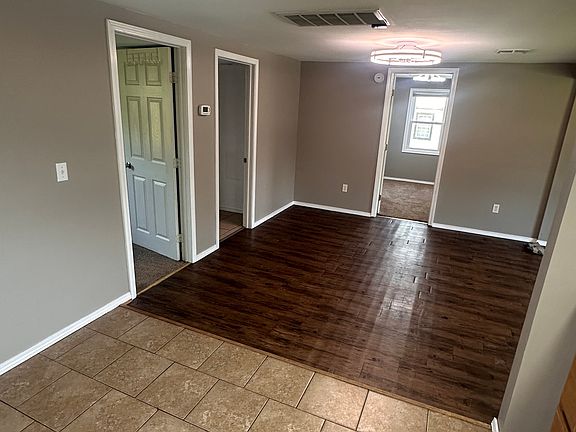 3rd image of 406 W South St
