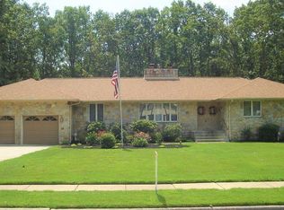 22 Winfield Dr, Berlin, NJ 08009