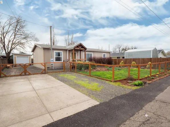 628 Stanley Ln, Harrisburg, OR 97446