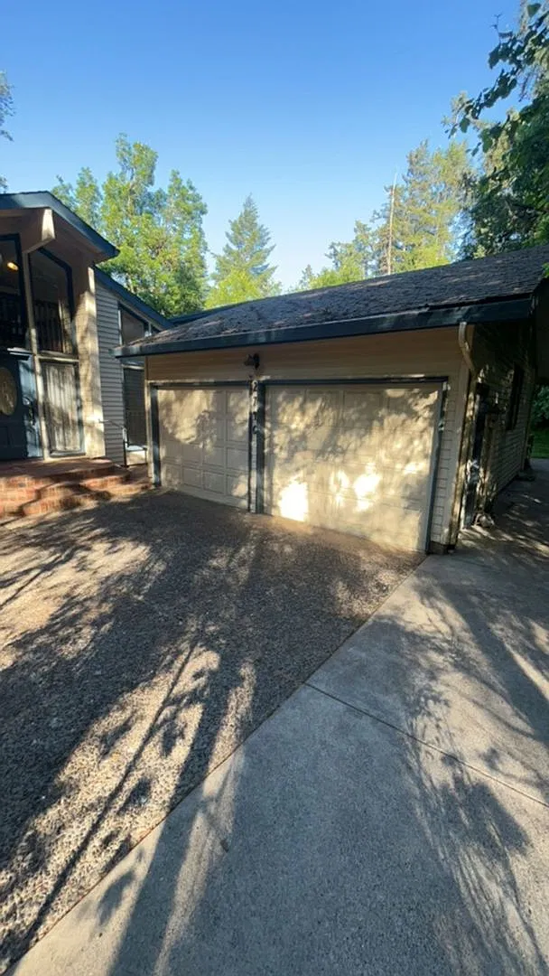 Luxury Hillside Retreat with City Views 3 Bed / 3 Bath + Loft on Expansive Double Lot — Photo 2