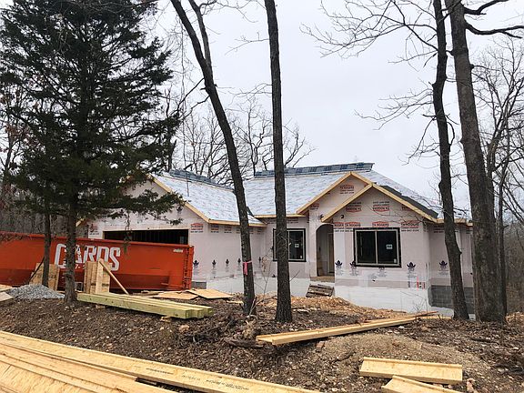 2nd image of 33 Pickering Dr