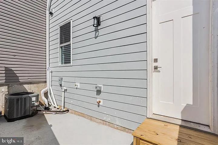 146 W Wildey St — Photo 21